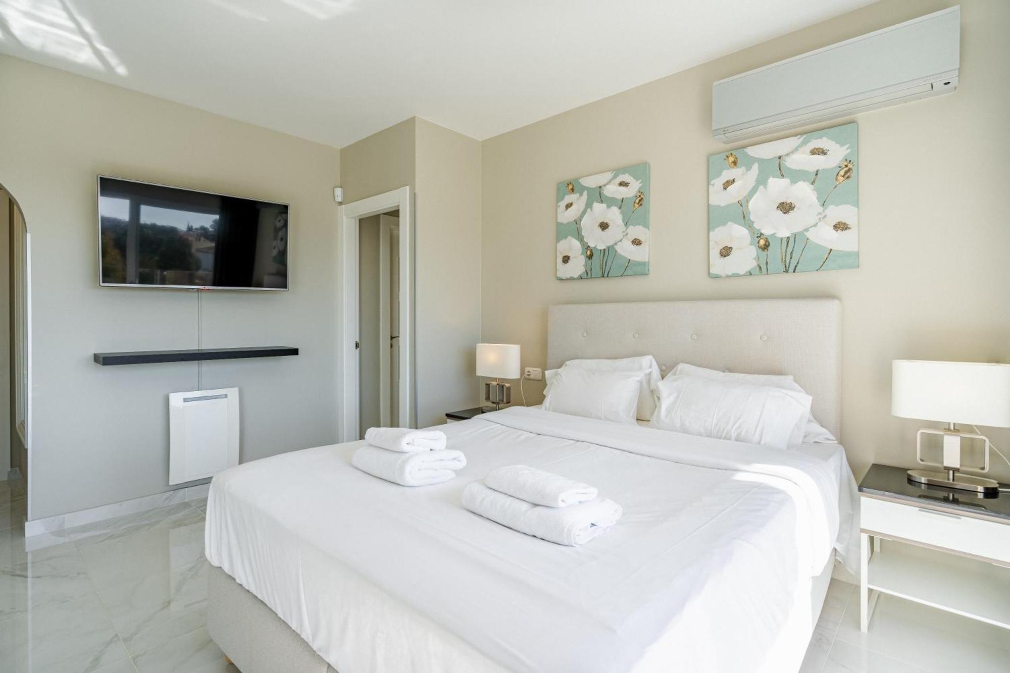 Private Luxurious Hillside Villa With Pool & Sea Views For 8 To 10 Ppl Fuengirola Bagian luar foto