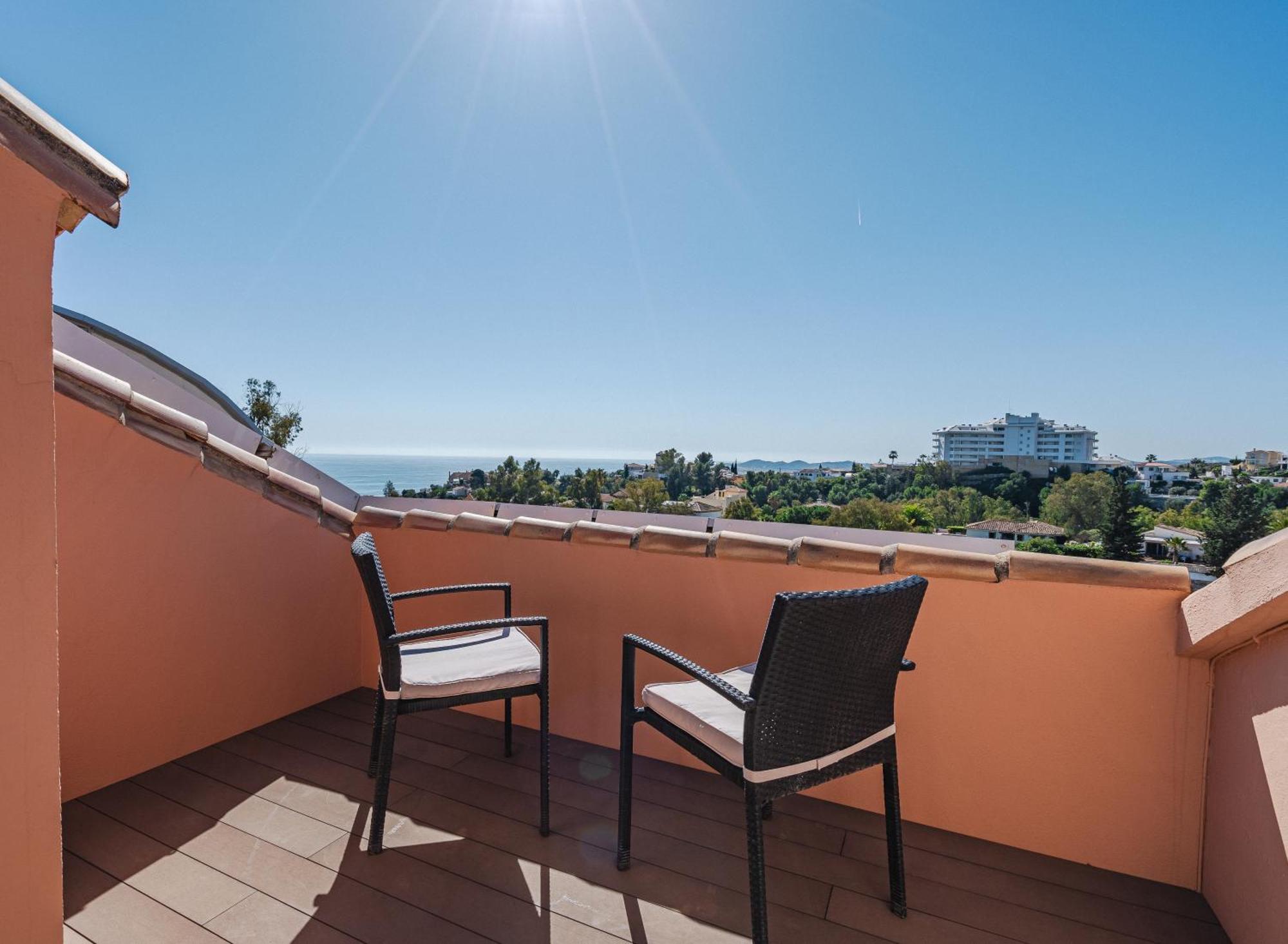 Private Luxurious Hillside Villa With Pool & Sea Views For 8 To 10 Ppl Fuengirola Bagian luar foto