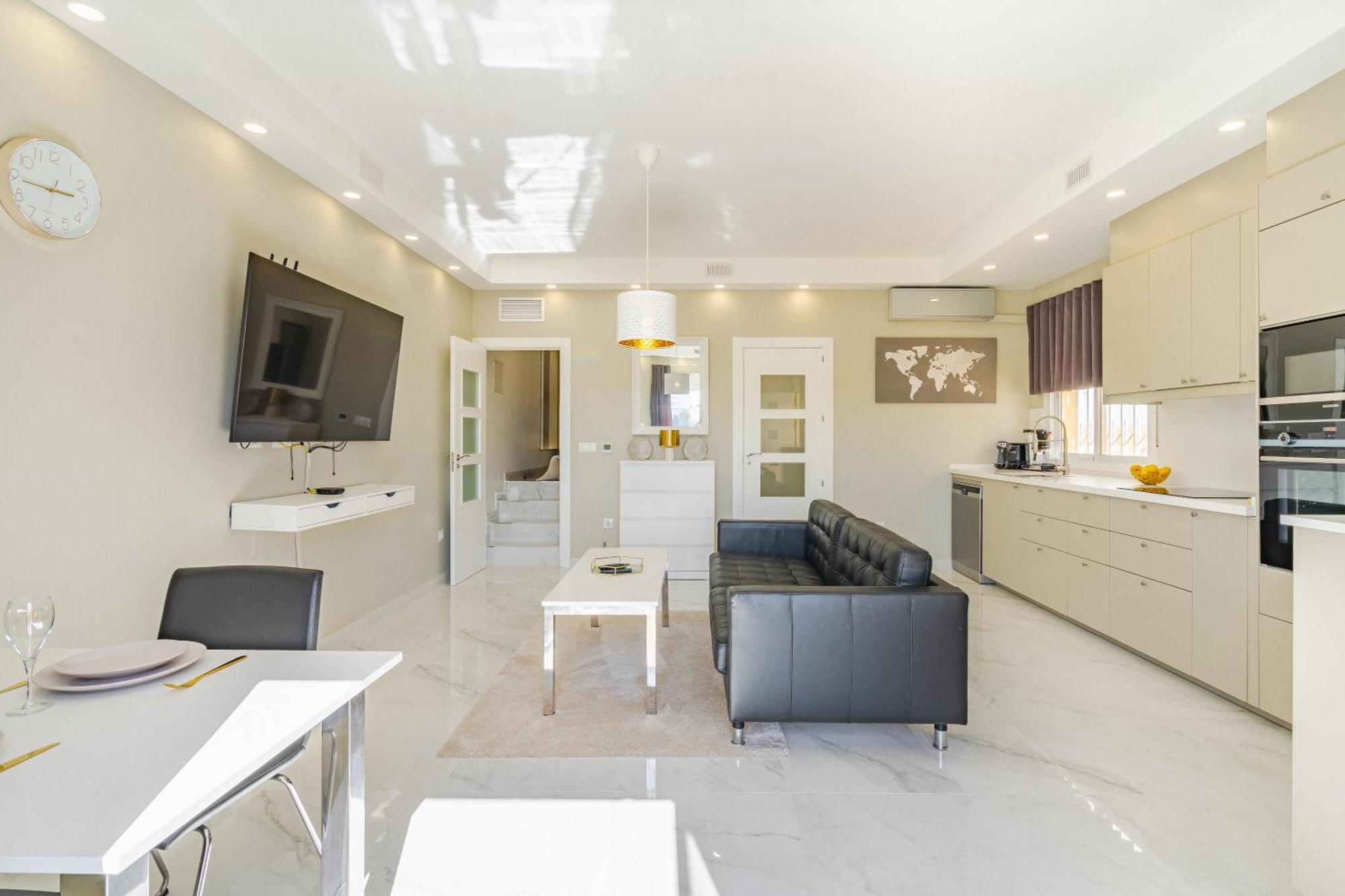 Private Luxurious Hillside Villa With Pool & Sea Views For 8 To 10 Ppl Fuengirola Bagian luar foto